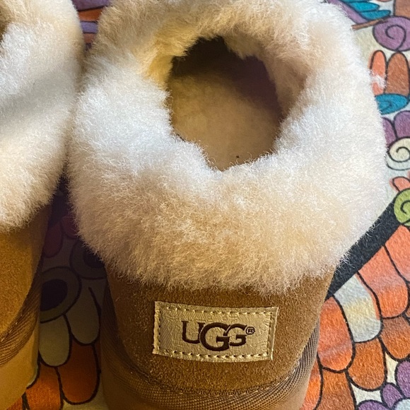 Ugg Super Short Boot / Slipper with Fluffy top - Picture 8 of 9